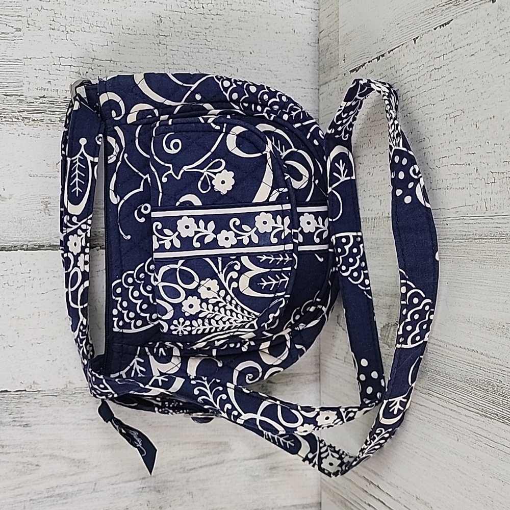 Vera Bradley navy blue cream Twirly Birds small adjustable crossbody bag purse